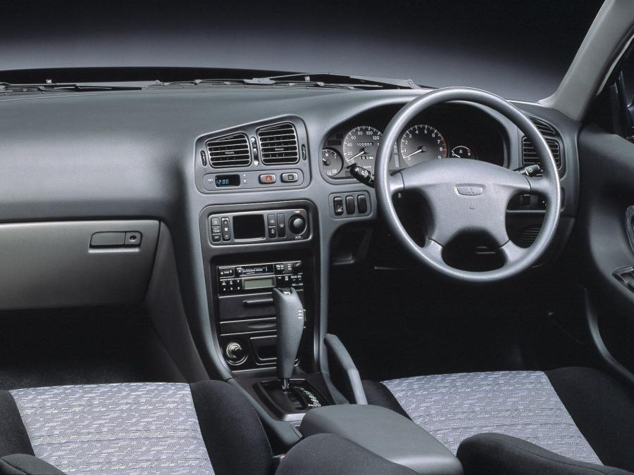  Mitsubishi Galant Sports 1994 года  (фото 2 из 3)